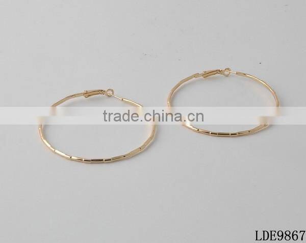 Gold bead with green bead fasion earrings