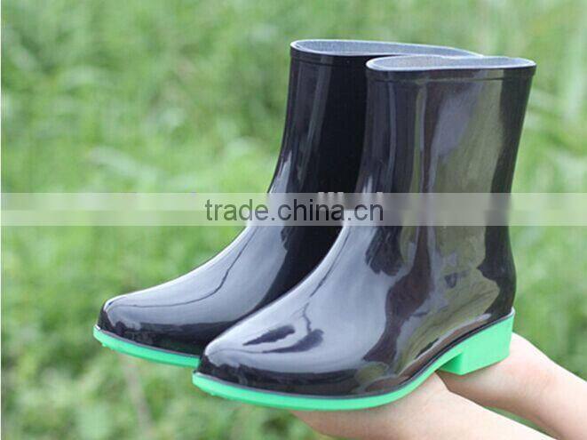 Black wellies rain boots