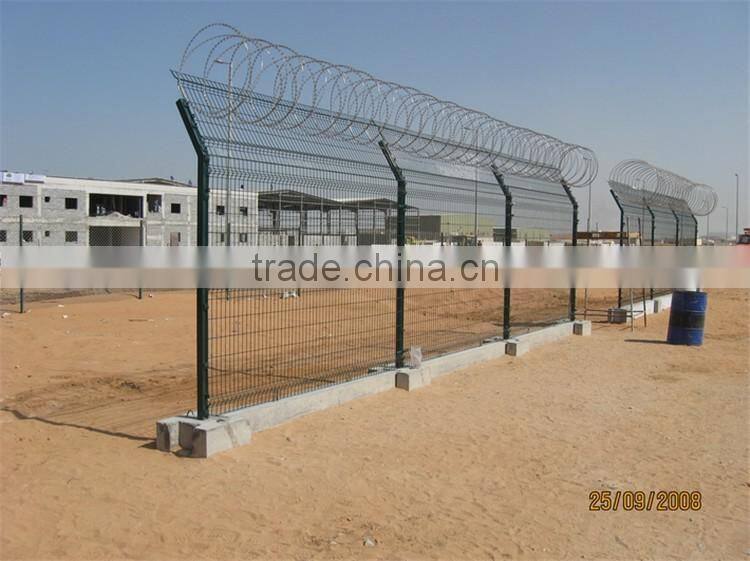Hot dipped galvanized and pvc coated security curved 3d wire welded fence