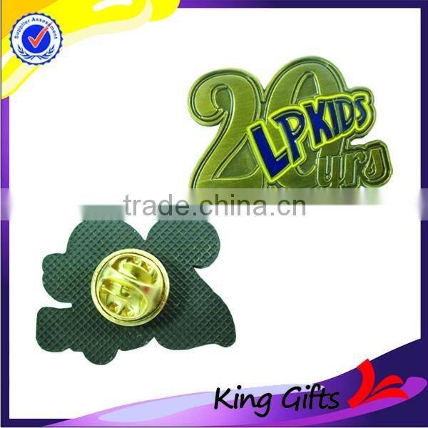 Custom cross shape stamping out color metal lapel pin