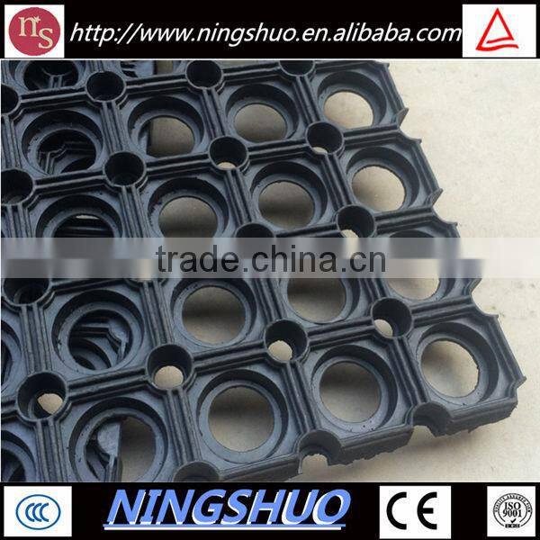 Factory supplier of anti slip outdoor grass protection hollow rubber mat