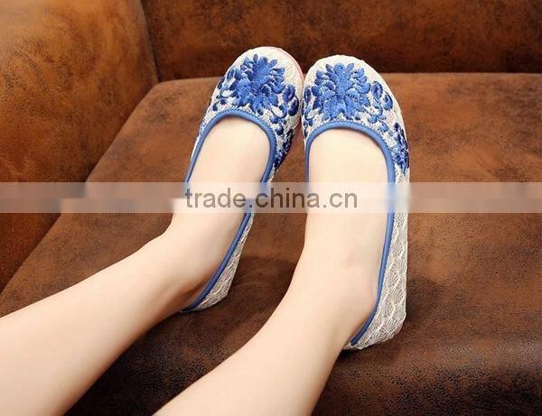 Women Casual Shoes Breathable Lace Chinese Style Floral Embroidered Ladies Cotton Walking Flats Oxford Sole Plain No logos