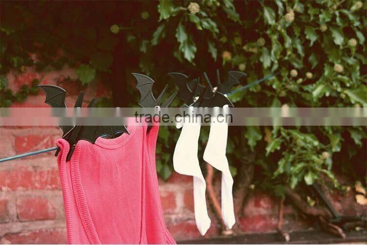Creative Black/Red Batman Shape Plastic Spring Clothes Pegs Household Pants Receiving Clothes Clips Bat Pegs For Wholesale