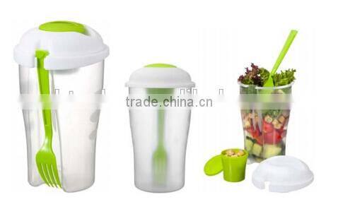 PP safe material plastic salad shaker cup with fork/keep fresh salad shaker