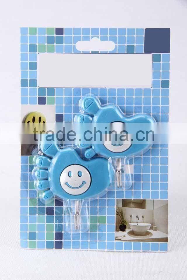2pc foot shape hook with smile face/ plastic hook
