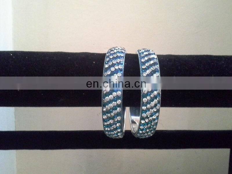 Vintage Style Crystal Bangle