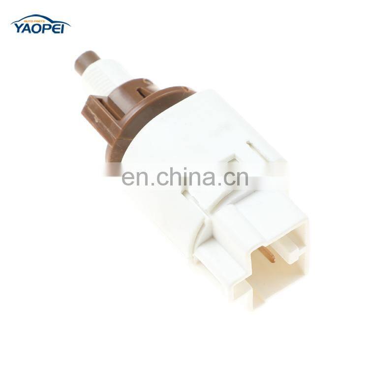 84340-69025 Stop Light Brake Light Switch Suitable for Toyota Tacoma Corolla 4Runner Yaris RAV4