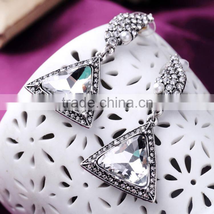 Simple Fashion Hot Sale Exquisite Elegant triangle earring, alloy earring with rhinestone