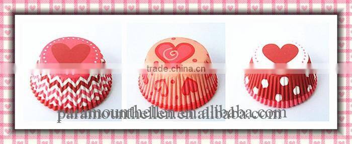 Heart pattern greaseproof paper cups for cupcakes