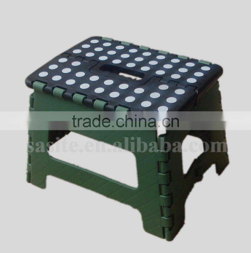 SD008 Plastic folding stool