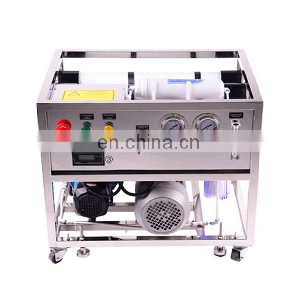 Small boat and yacht seawater desalination device