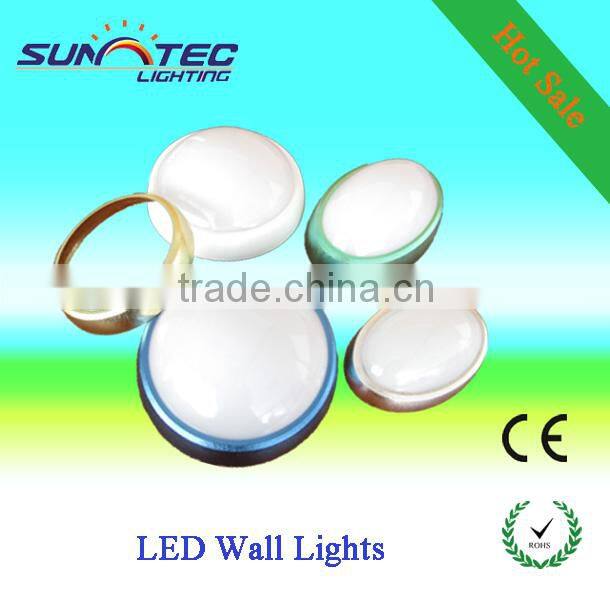 Wall light with battery