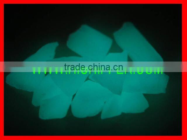 Glow in the dark glass aggregate for aquarium decoration