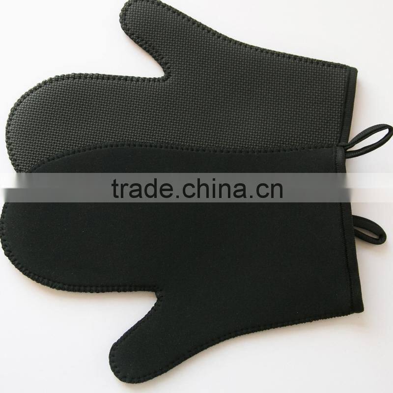 waterproof and heat-insulated neoprene oven mitts,microwave gloves