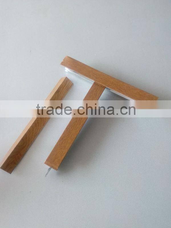 ceiling plain grids with wooden surface