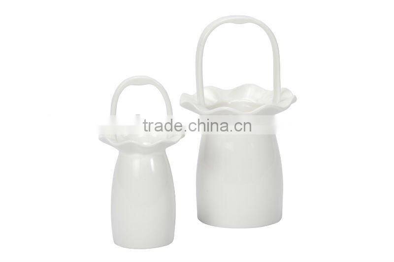 2013 hold for soup ladle and ceramic vase