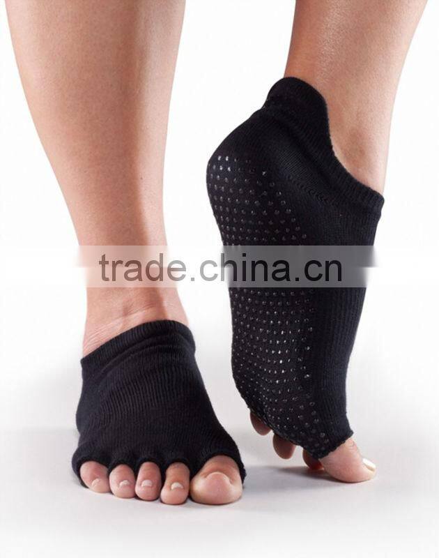anti-slip cotton knitting toe yoga socks