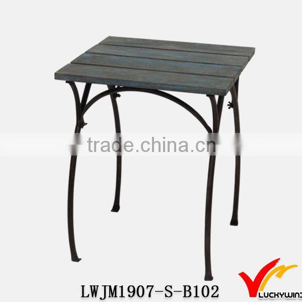 Shabby chic wooden table