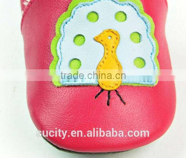 2014 newest soft sole child leather shoe with peacock pattern