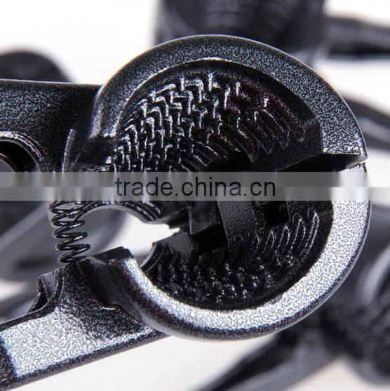 China Manual Heavy Duty Rocket Nut Cracker Nutcracker Nut Sheller for Home