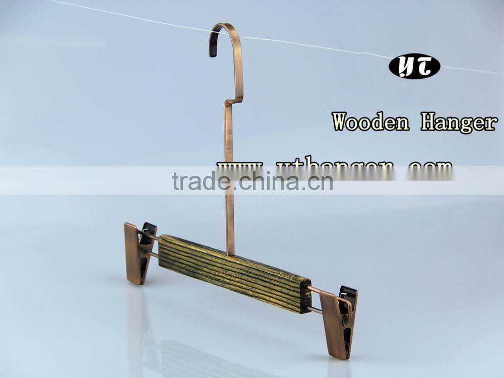 Flat Lacquer Wooden Hanger with Slip Hook