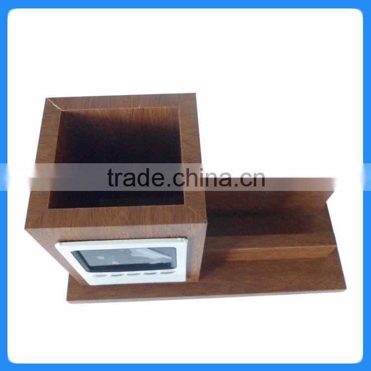 High-grade office desktop wooden brush pot clock