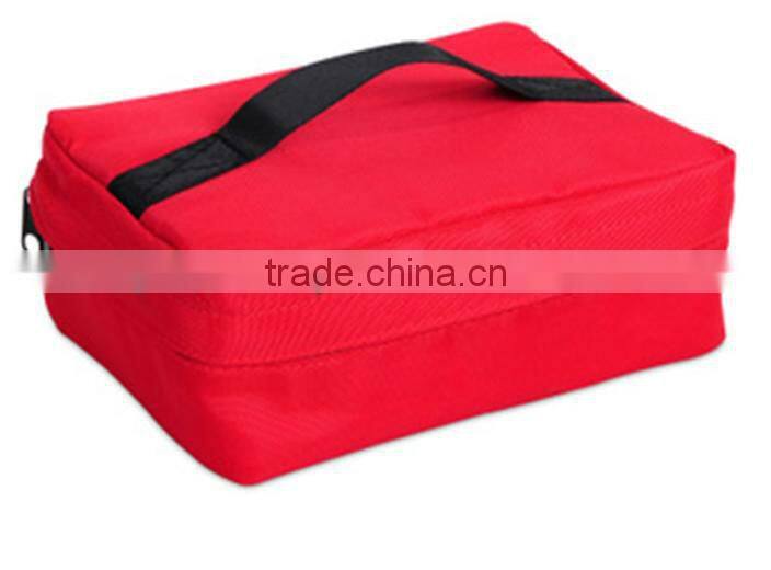 Portable lunch cooler bag with aluminum foil lining