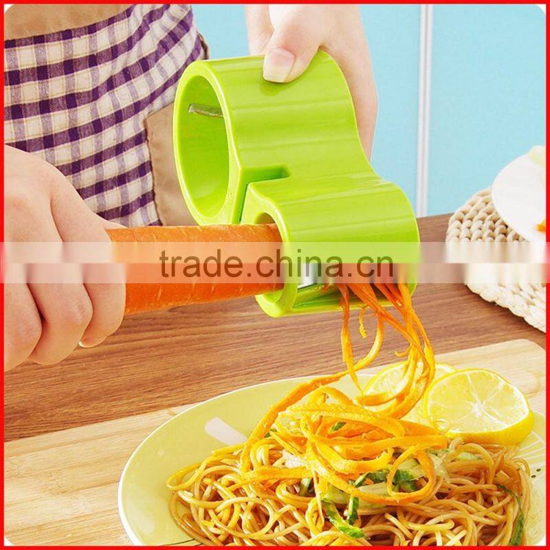 Multi purpose silicone fruit apple peeler