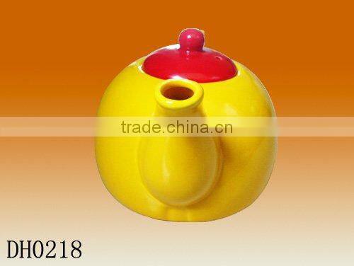 Factory direct wholesale 900ml Pigmented ceramic tea pot, yellow body with red lid