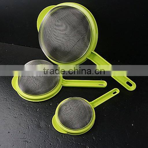 43022 Set of 3 Fine Mesh Stainless Steel Strainers with pp handle