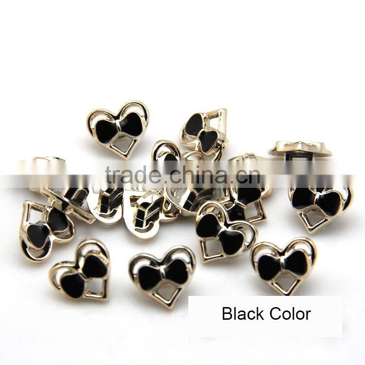 White Black 13*14mm Shank Heart Design With Bowknot Plastic Button For Clothing
