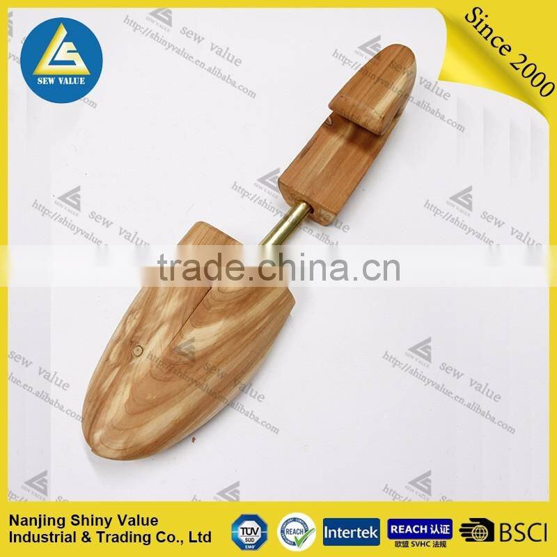 Custom branding OEM high quality American cedar wood type wooden shoe tree with good scent