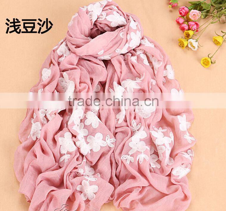 Hot Selling Korea Popular Elegant Flower Embroidery Cotton Pashmina Scarf