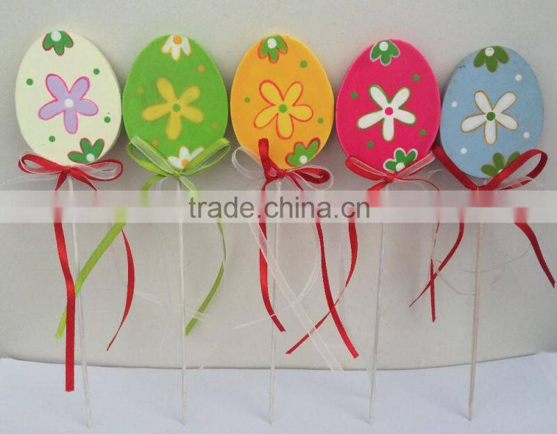 Easter decoration wooden crafts gift,easter wooden stick decoration,colorful egg garden decorative in easter day