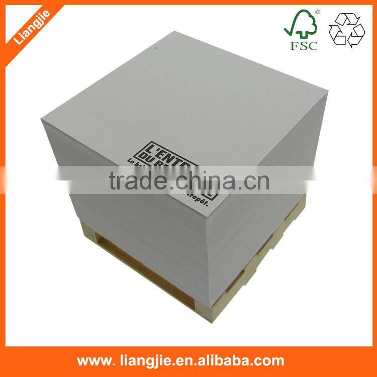 Paper block note cube memo cube with wood pallet