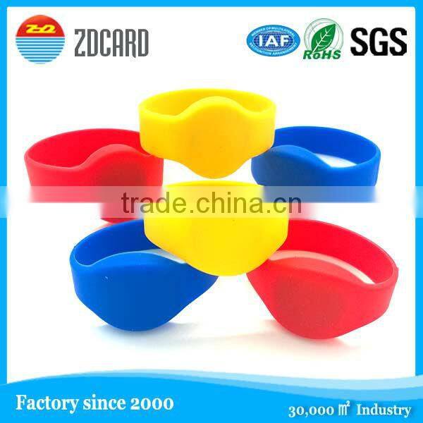 cheap price high quality custom nfc wristbands rfid silicone bracelets