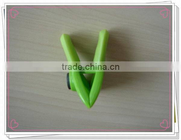 Magnetic plastic paper clip with diffierent colors