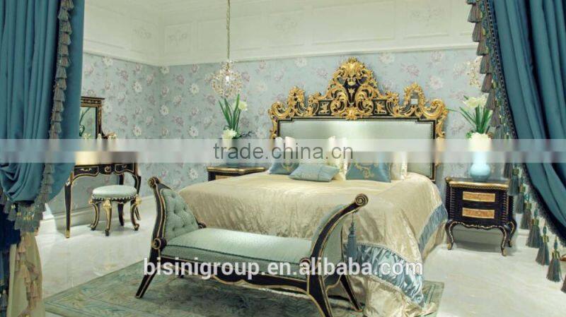 New Arrival Luxurious Solid Wood Golden Carving King Size Bed with Elegant Cream Color Fabric Tufted Headboard BF11-03294c
