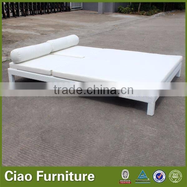 White rattan couple sun lounger with cushion