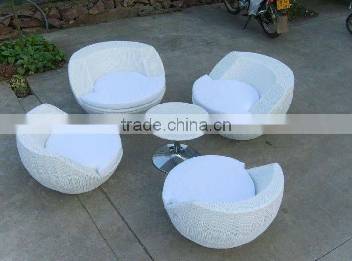 rattan coffee table and chairs