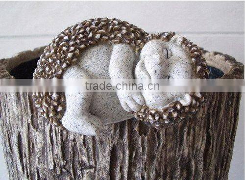 stone finish hedgehog hanging animals decoration
