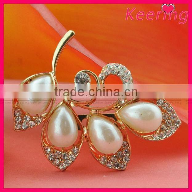 Vintage Inspired pearl Brooch with pin WBR-1481