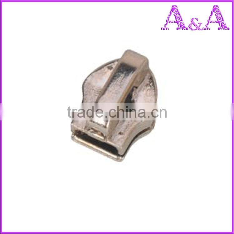 #5 Auto lock nylon zipper slider with regular puller