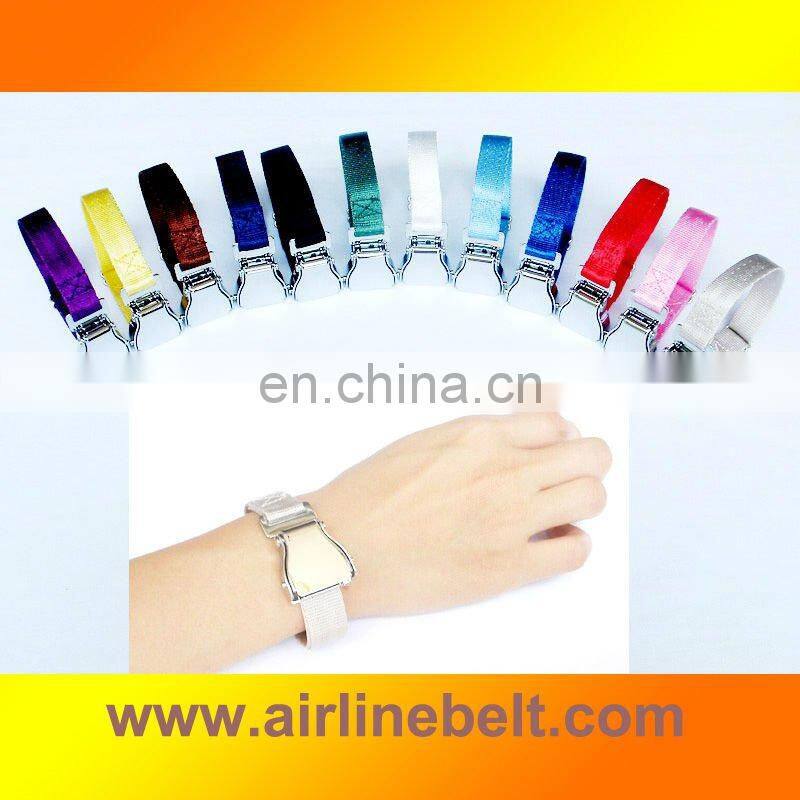 2013 customized twisted wire bangle bracelet