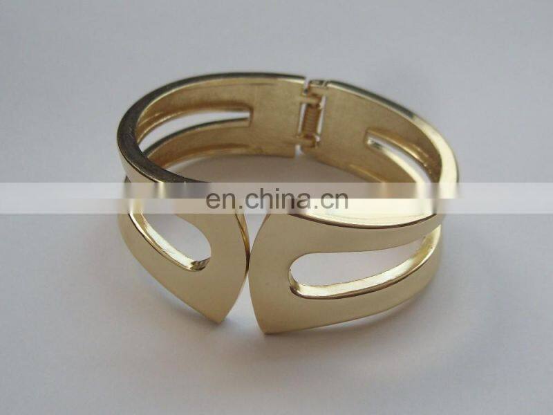 Low Price High Quality Custom Beautiful Bracelet/Hand Catenary