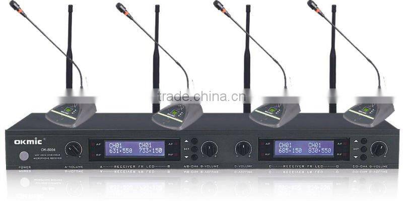 2016 New Design Four Channels Wireless Microphone Professional Conference Microphone