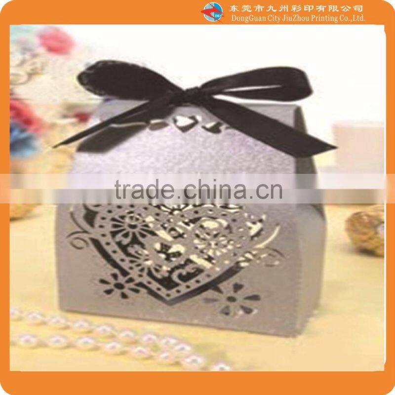 White flat corrugated box packaging
