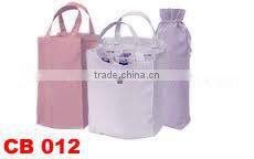 white cotton bags