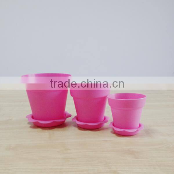 Plastic flower pot garden planter