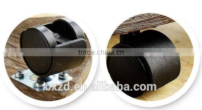 Wooden mat with wheels for your flower pot